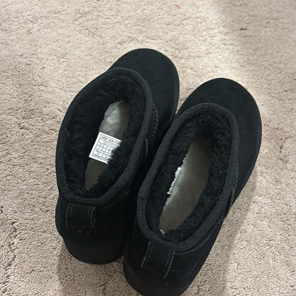 Black platform, UGGs - Picture 4 of 7